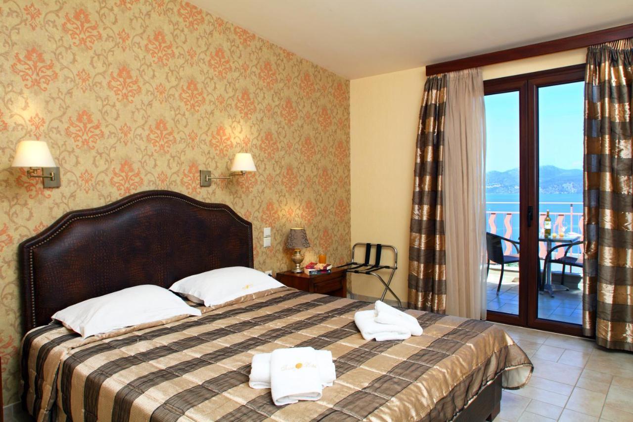 Hotel Tesoro Nikiana Luaran gambar