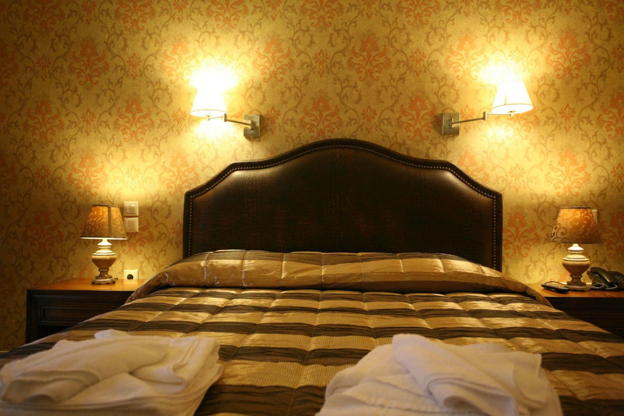 Hotel Tesoro Nikiana Luaran gambar